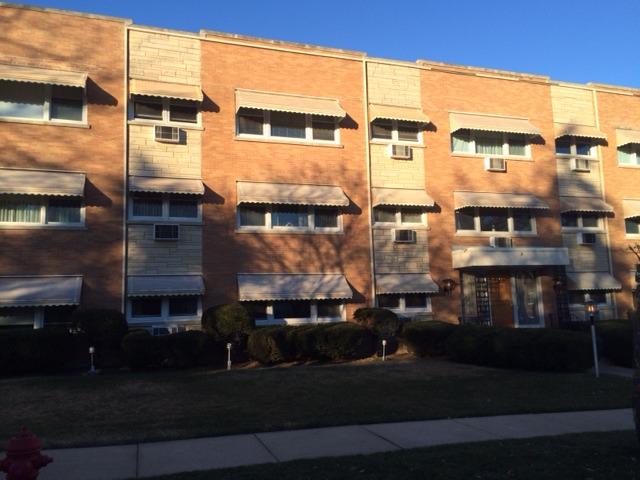 4820 Conrad Ave. #304, Skokie, IL 60077