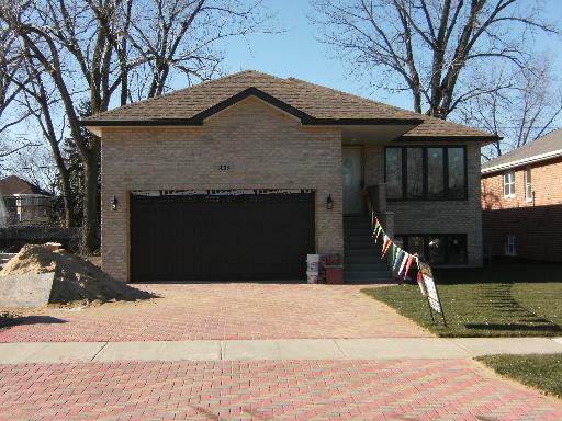 8006 S Lockwood St., Burbank, IL 60459