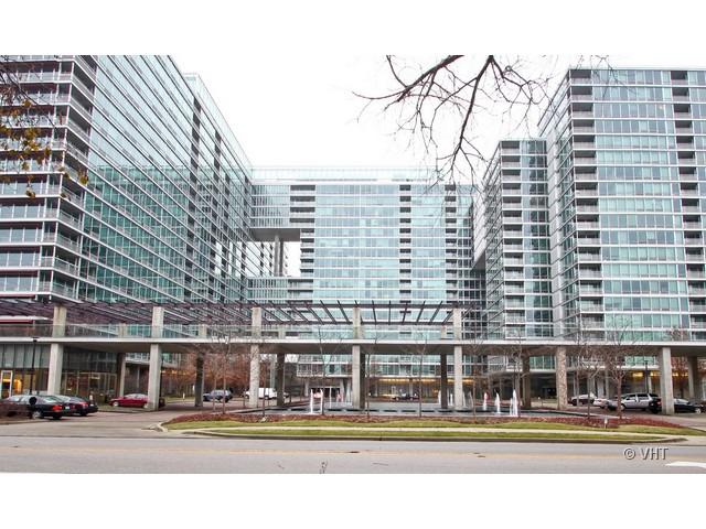 9725 Woods Dr. #1016, Skokie, IL 60077