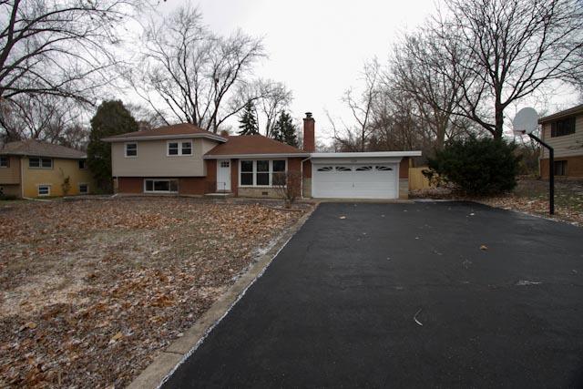 25W224 Highview Dr., Naperville, IL 60540