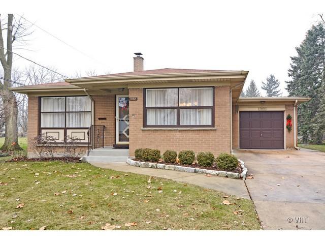 1002 Waverly Rd., Glen Ellyn, IL 60137
