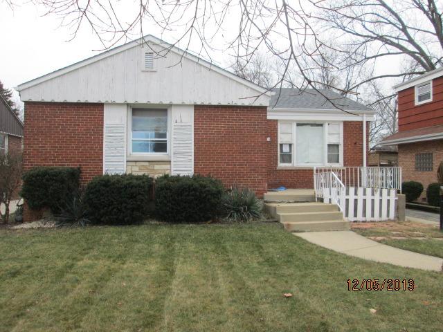 2327 S 5th Ave., North Riverside, IL 60546