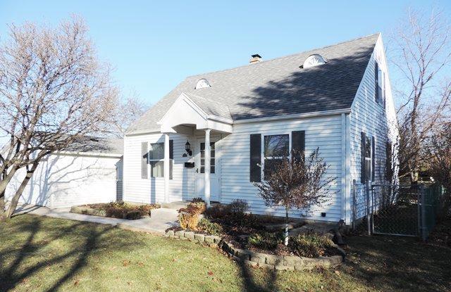 313 Sunnyside Ave., Itasca, IL 60143
