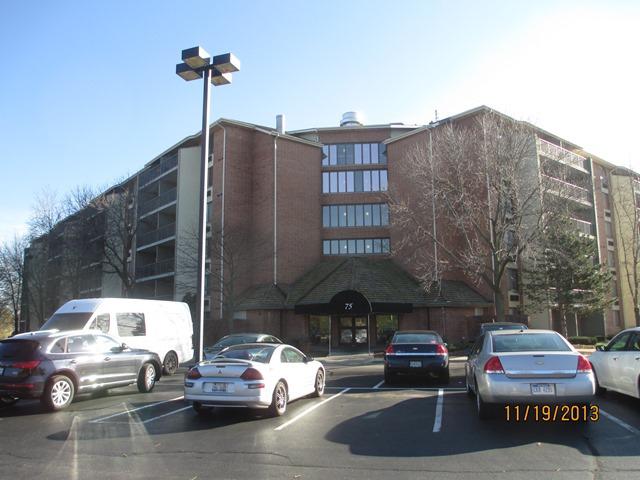 75 Kristin Dr. #218, Schaumburg, IL 60195
