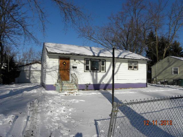 1636 Ferry St., Waukegan, IL 60087