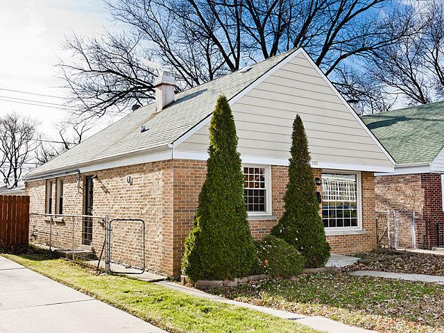 3012 Madison St., Bellwood, IL 60104
