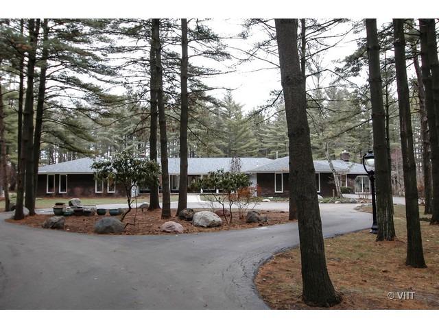 83 Meadow Hill Rd., Barrington Hills, IL 60010