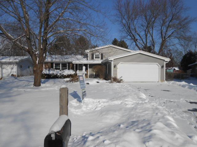 5010 Meadowlark Ct., Crystal Lake, IL 60012