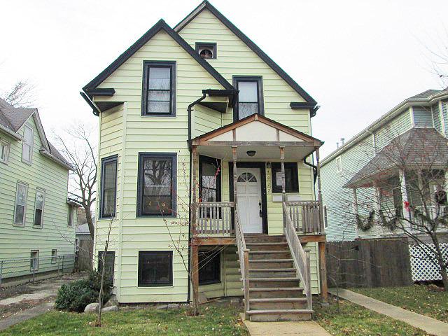 4022 N Sacramento Ave., Chicago, IL 60618