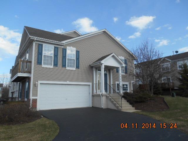 2274 Hudson Cir., Aurora, IL 60502