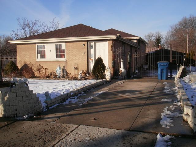 1113 Twin Oaks St., Bensenville, IL 60106