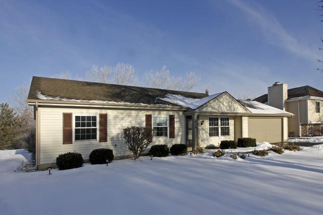 818 Bay Ct., Bartlett, IL 60103