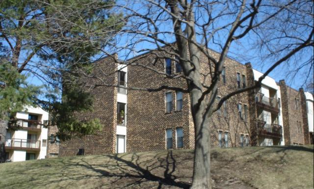 2220 Country Club Dr. #25, Woodridge, IL 60517