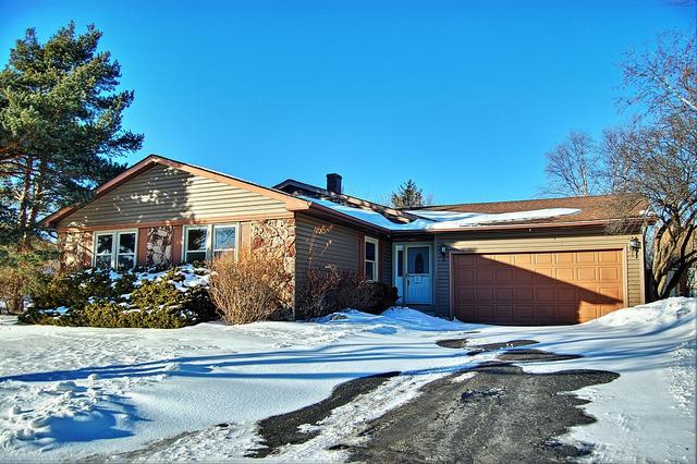 1650 Burning Bush Ln., Hoffman Estates, IL 60192