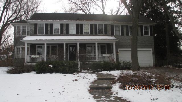 129 Ravine Forest Dr., Lake Bluff, IL 60044