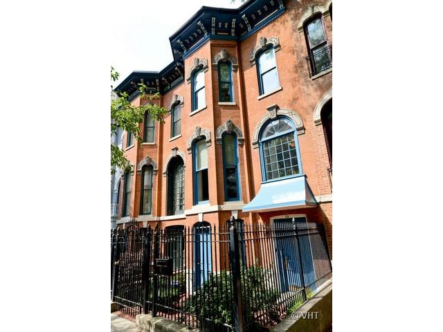 24 W Chestnut St., Chicago, IL 60610