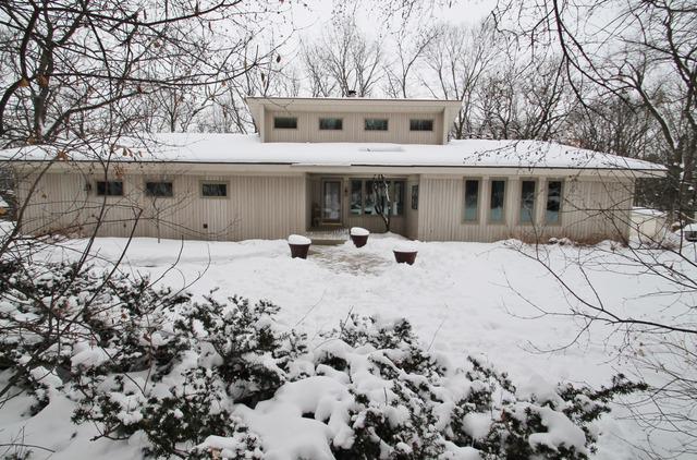 7925 Bond Dr., Roscoe, IL 61073
