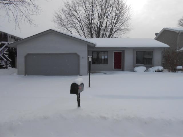 5 Woodmar Ct., Streamwood, IL 60107