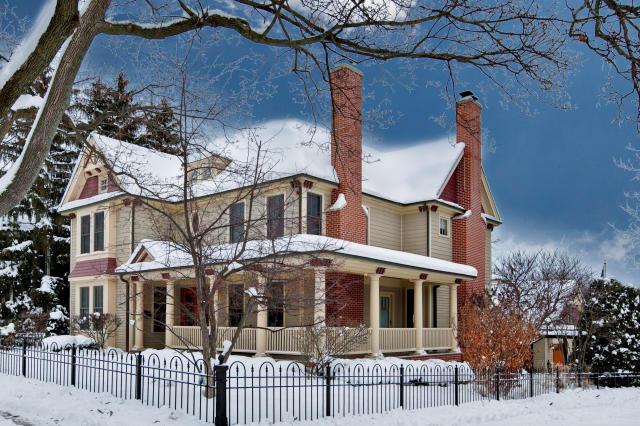 417 S Grove Ave., Barrington, IL 60010
