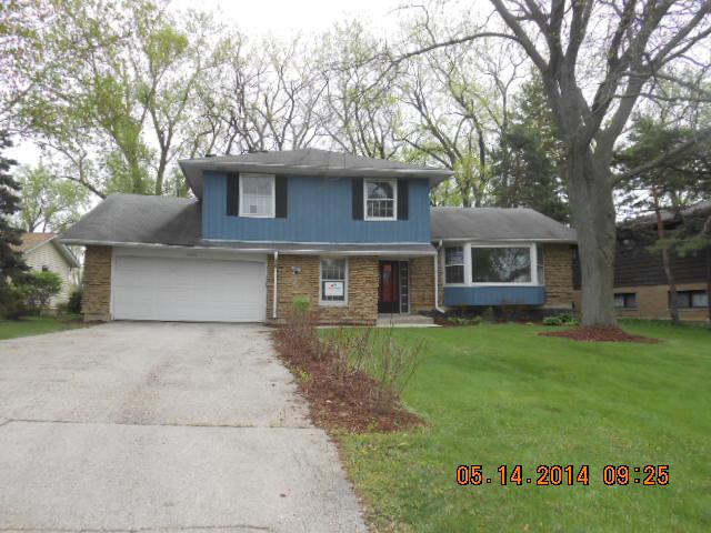 1433 N Morse St., Wheaton, IL 60187