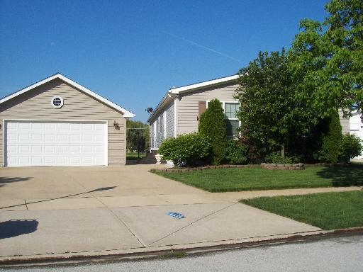 145 Hibiscus Cir., Matteson, IL 60443