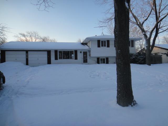 835 Williams Ct., Schaumburg, IL 60193