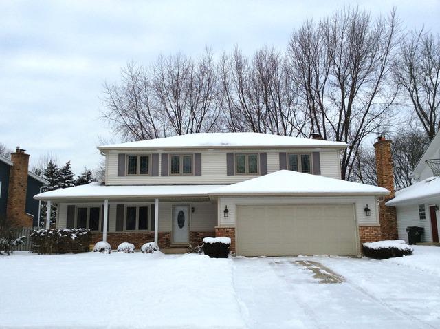921 Creekside Cir., Naperville, IL 60563
