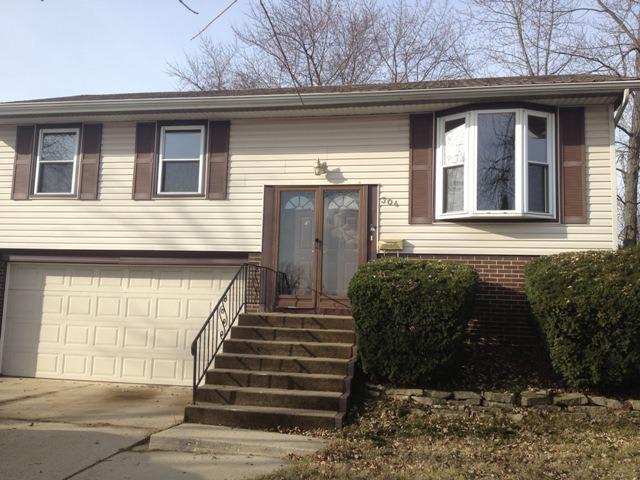 304 Eaton Ave., Romeoville, IL 60446