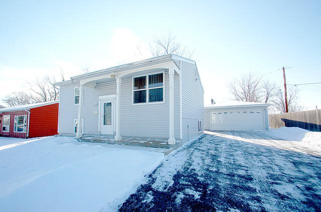 231 Gordon Ave., Romeoville, IL 60446