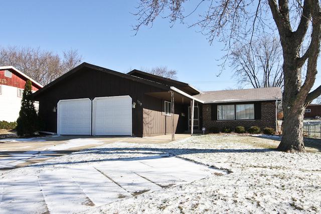 109 N Salem Dr., Schaumburg, IL 60194