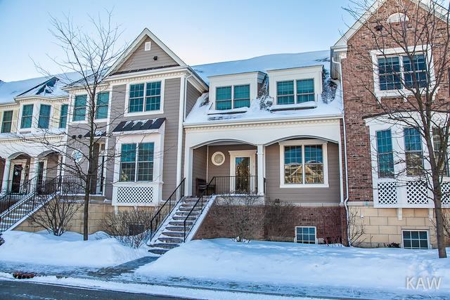 1919 Lynn Cir., Libertyville, IL 60048