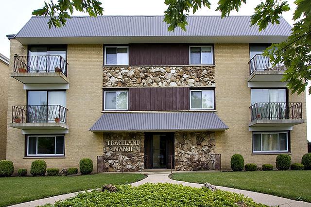 915 Graceland Ave. #3C, Des Plaines, IL 60016