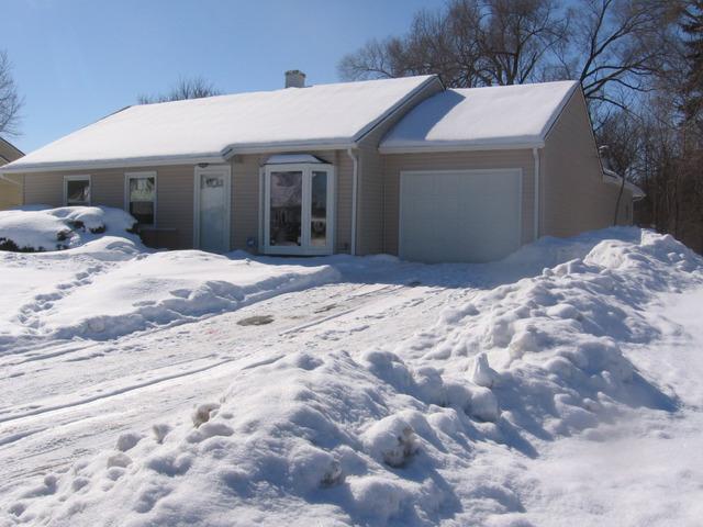 805 Forest Dr., Streamwood, IL 60107