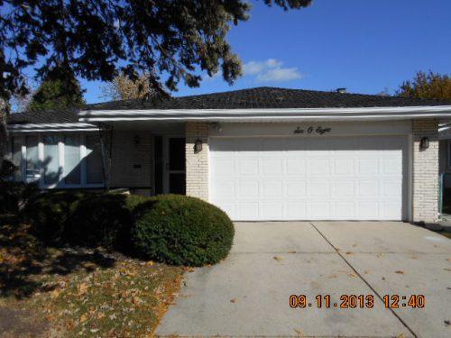 608 Thornwood Dr., South Holland, IL 60473