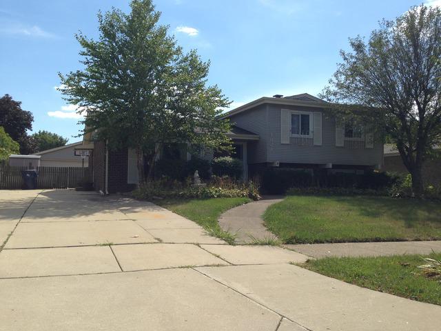 1821 Kings Point South Dr., Addison, IL 60101