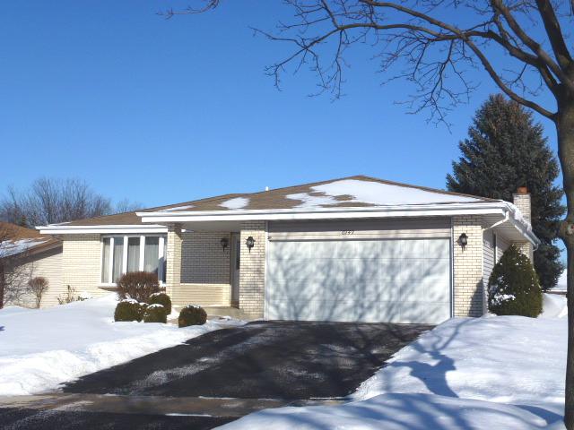 6949 Camden Rd., Downers Grove, IL 60516