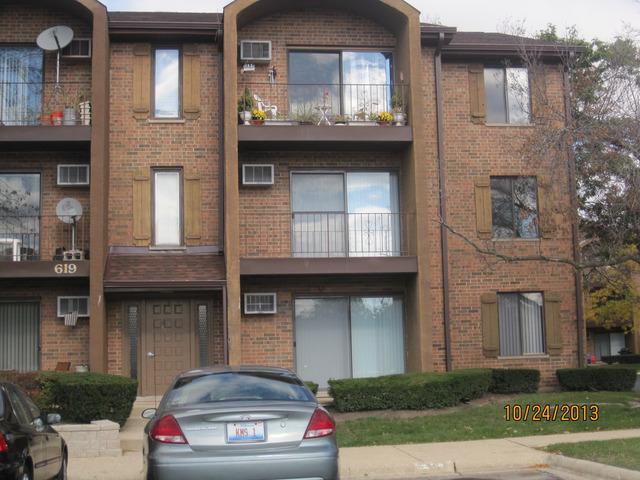 619 N Briar Hill Ln. #2, Addison, IL 60101