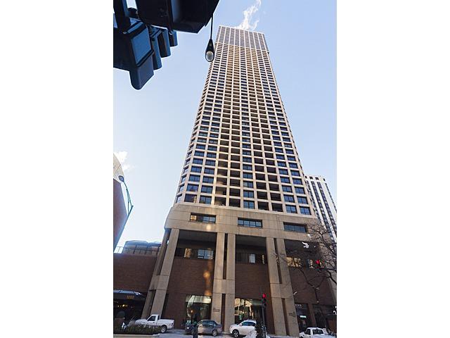 1030 N State St. #21K, Chicago, IL 60610