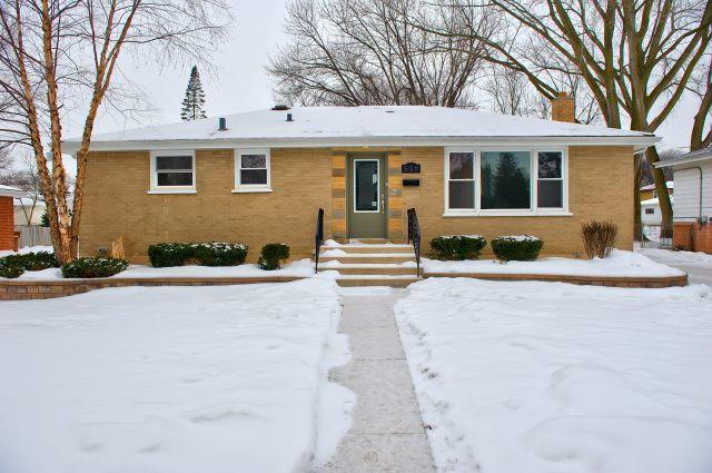 520 Rush St., Roselle, IL 60172