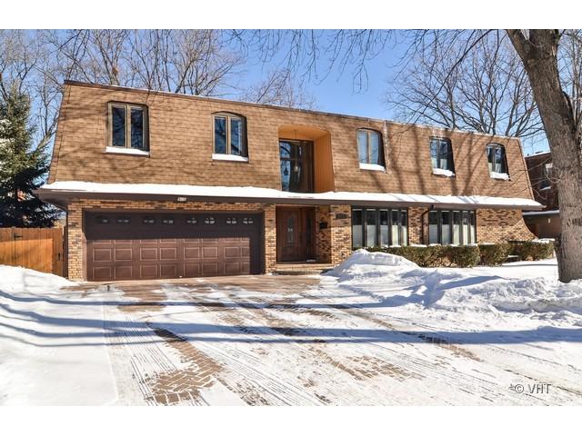 915 Laramie Ave., Glenview, IL 60025