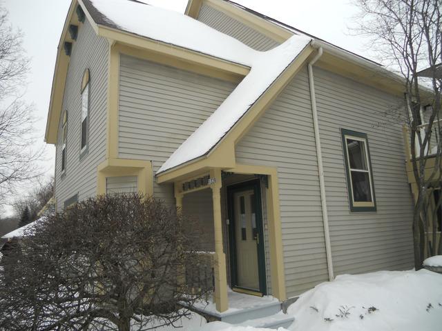 1229 Thomas Dr., Woodstock, IL 60098