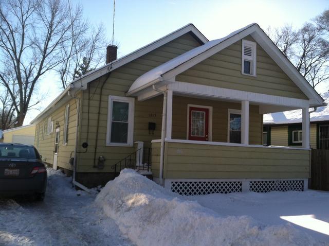 1215 Grove St., Aurora, IL 60505