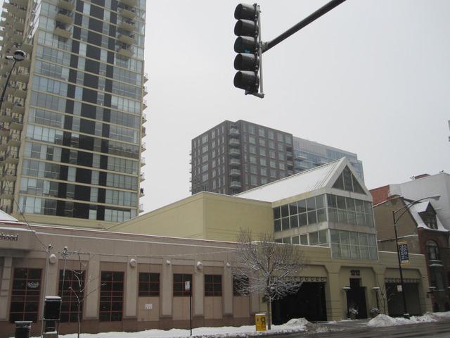 1212 N Lasalle St. #1704, Chicago, IL 60610