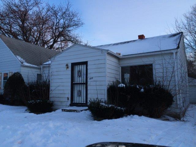 913 Harriett Ave., Aurora, IL 60505