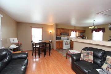 127 N Prairie Ave., Mundelein, IL 60060