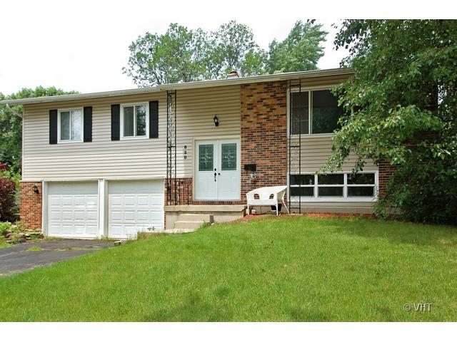 830 Concord Ln., Hoffman Estates, IL 60192