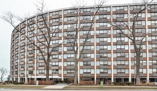 1630 Sheridan Rd. #10L, Wilmette, IL 60091