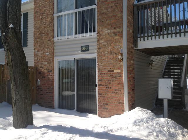 1890 Huntington Blvd. #A, Hoffman Estates, IL 60169