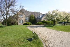1 Essex Ct., Hawthorn Woods, IL 60047