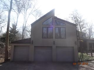 717 Birch Rd., Lake Bluff, IL 60044
